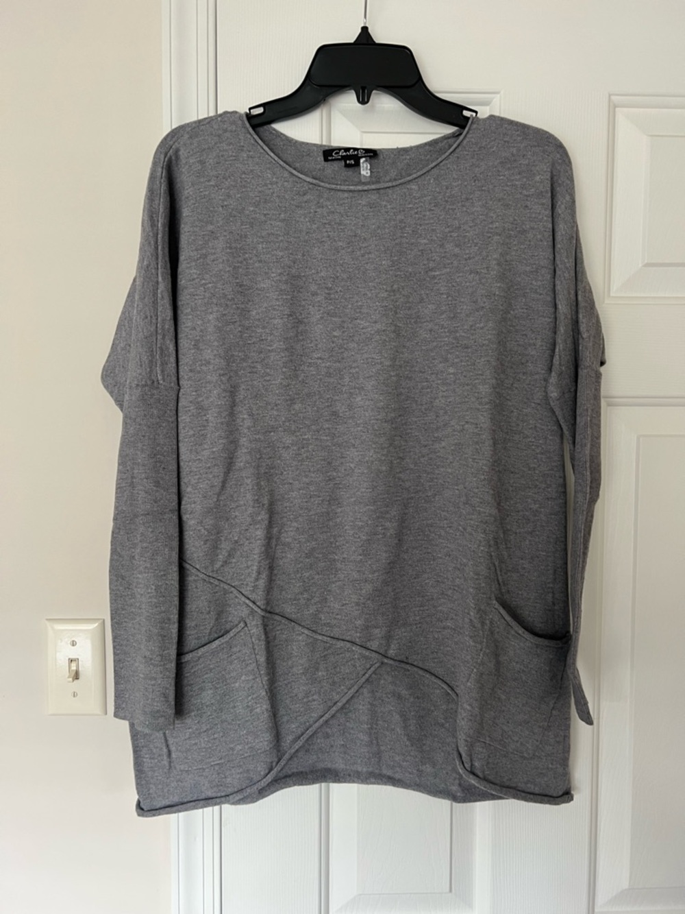 CHARLIE B Gray Scoop Neck Size M Lightweight Pullover Tunic Sweater